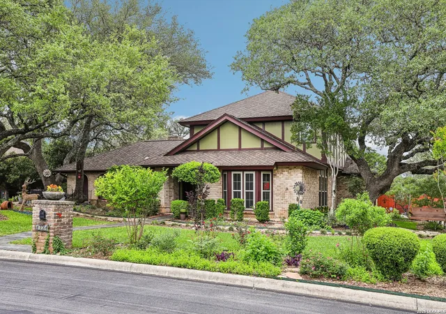 Photo 3 of Sale Pending at 1731 Royal Crescent St, San Antonio, TX 78231 | MLS# 1962092 | Listing updated on 2026-05-16