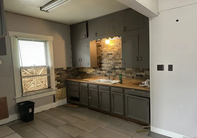 4th image of 315 Linares St, San Antonio, TX 78225 | MLS# 1962115