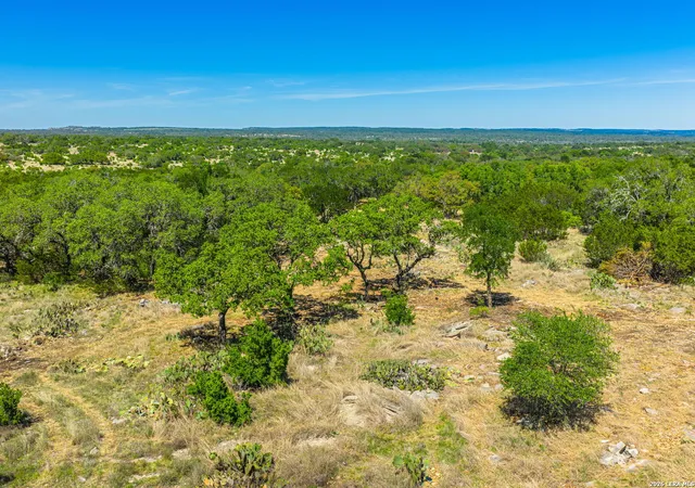 2nd image of 853 Elm Ridge Rd, Fredericksburg, TX 78624 | MLS# 1962129