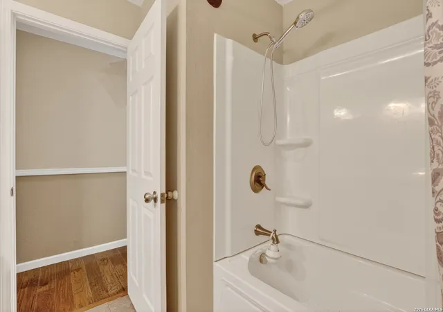 Photo 3 of Single family home for sale at 413 Georgia Ann Dr, Pleasanton, TX 78064 | MLS# 1962208 | Listing updated on 2026-06-25