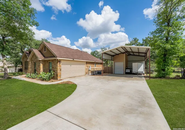 Photo 2 of Sale Pending at 149 Cibolo Ridge Dr, La Vernia, TX 78121 | MLS# 1962257 | Listing updated on 2026-09-14