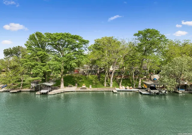 Photo 3 of Single family home for sale at 723 E Zipp Rd, New Braunfels, TX 78130 | MLS# 1962364 | Listing updated on 2026-09-07