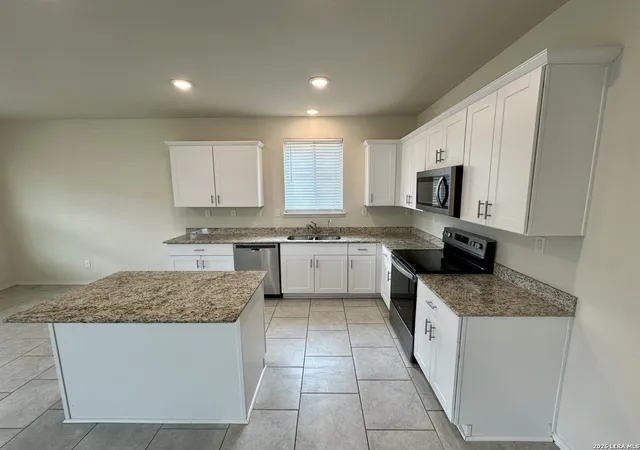 Photo 4 of Single family home for sale at 10349 Gibbons Crk, San Antonio, TX 78252 | MLS# 1962366 | Listing updated on 2026-06-09