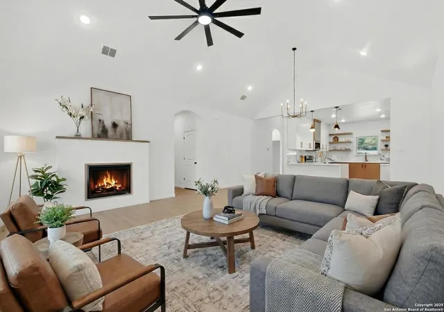 Photo 2 of Single family home for sale at 514 Contour Dr, Spring Branch, TX 78070 | MLS# 1962385 | Listing updated on 2026-07-13
