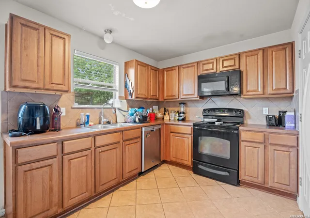 Photo 3 of Single family home for sale at 3814 Maiden Way, Converse, TX 78109 | MLS# 1962421 | Listing updated on 2026-07-09