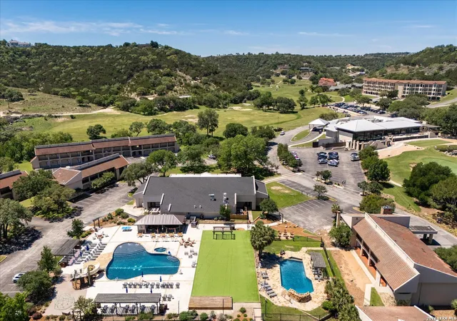 Photo 4 of Single family home for sale at 313 Wild Turkey Blvd, Boerne, TX 78006 | MLS# 1962475 | Listing updated on 2026-08-26
