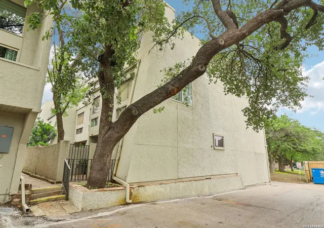 1st image of 3102 Eisenhauer Rd #E34, San Antonio, TX 78209 | MLS# 1962521