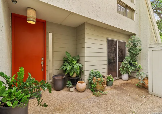 3rd image of 3102 Eisenhauer Rd #E34, San Antonio, TX 78209 | MLS# 1962521