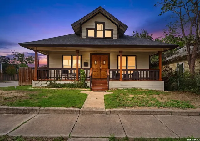 1st image of 327 W Baylor St, San Antonio, TX 78204 | MLS# 1962562