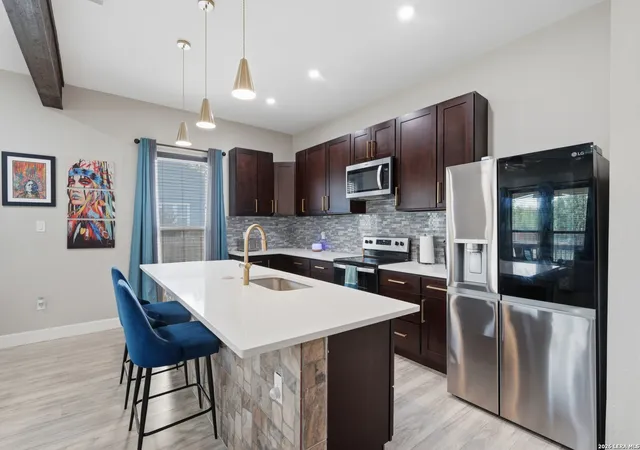 3rd image of 327 W Baylor St, San Antonio, TX 78204 | MLS# 1962562