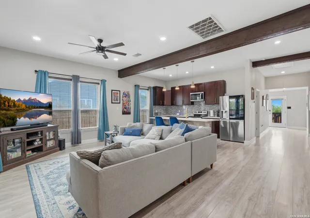 4th image of 327 W Baylor St, San Antonio, TX 78204 | MLS# 1962562