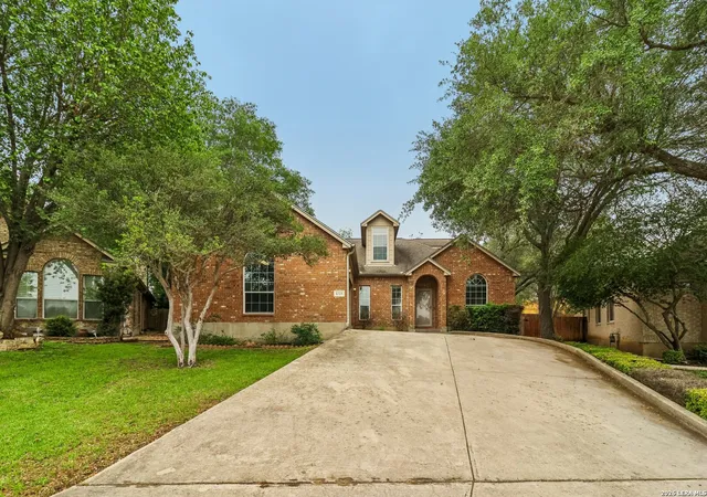 Photo 3 of Sale Pending at 8703 Stoney Brk, Universal City, TX 78148 | MLS# 1962587 | Listing updated on 2026-08-11