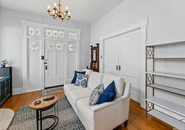4th image of 525 W Magnolia Ave, San Antonio, TX 78212 | MLS# 1962652