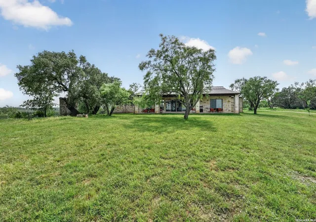 3rd image of 113 Jayhawk Ct, Burnet, TX 78611 | MLS# 1962655