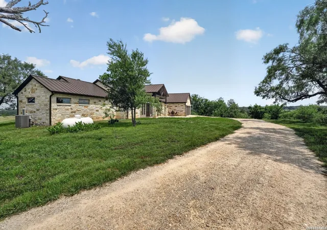 5th image of 113 Jayhawk Ct, Burnet, TX 78611 | MLS# 1962655