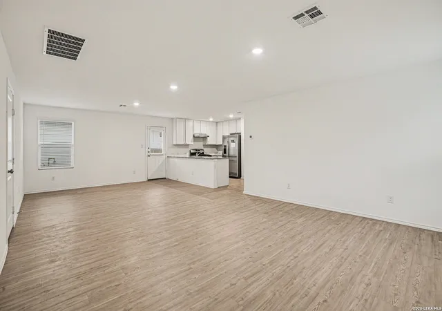 Photo 4 of Single family home for sale at 13951 Bull Cv, San Antonio, TX 78252 | MLS# 1962682 | Listing updated on 2026-08-04