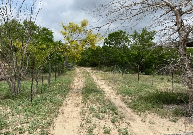 4th image of 15828 Fm 775, Floresville, TX 78114 | MLS# 1962730