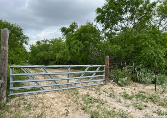 5th image of 15828 Fm 775, Floresville, TX 78114 | MLS# 1962730