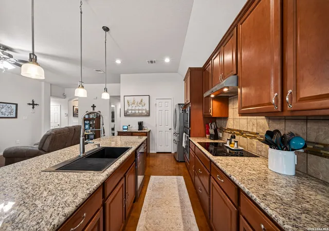 Photo 3 of Single family home for sale at 1001 Oak Park, Schertz, TX 78154 | MLS# 1962755 | Listing updated on 2026-07-12