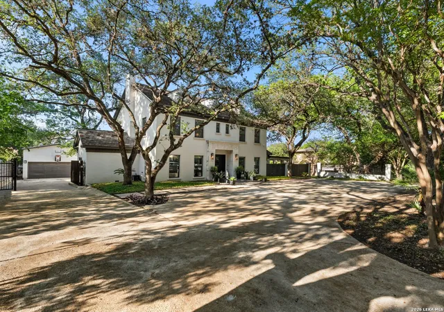 Photo 3 of Sale Pending at 627 E Olmos Dr, San Antonio, TX 78212 | MLS# 1962781 | Listing updated on 2026-09-11