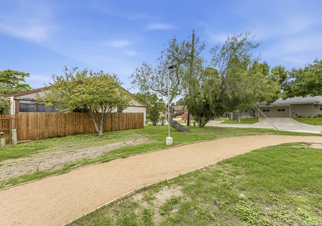36th image of 9301 Windboro Dr, Windcrest, TX 78239 | MLS# 1962798