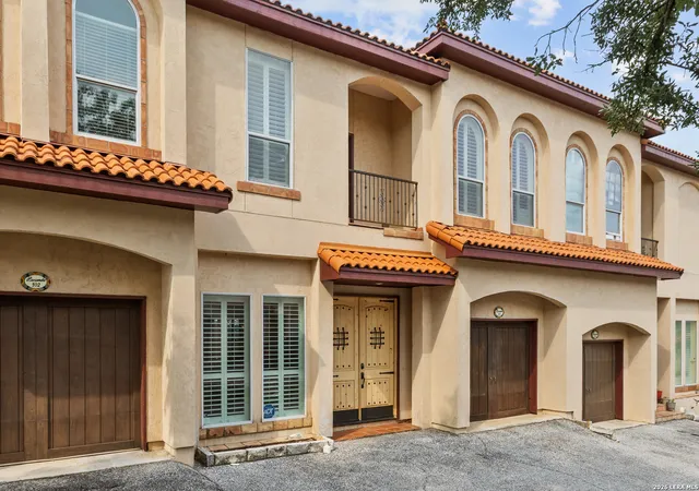 3rd image of 23510 Canyon Golf Rd #103, San Antonio, TX 78258 | MLS# 1962801