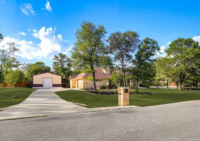2nd image of 181 Champions Blvd, La Vernia, TX 78121 | MLS# 1962810