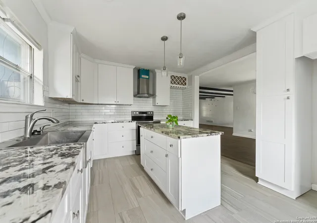 3rd image of 1100 Garraty Rd, Terrell Hills, TX 78209 | MLS# 1962961