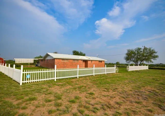 1st image of 2923 Fm 186, Carrizo Springs, TX 78834 | MLS# 1963052