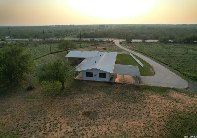 Photo 3 of Land for sale at 2923 Fm 186, Carrizo Springs, TX 78834 | MLS# 1963052 | Listing updated on 2026-08-11