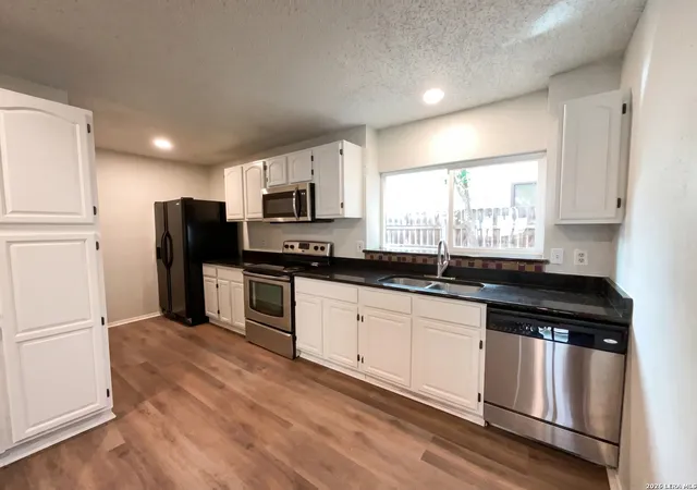 2nd image of 1210 Fillmore Dr, San Antonio, TX 78245 | MLS# 1963054