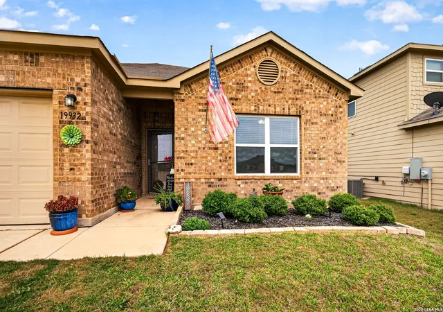 Homes for sale in Lytle, TX | 19932 Doc Holiday Dr, Lytle, TX 78052 | MLS# 1963120