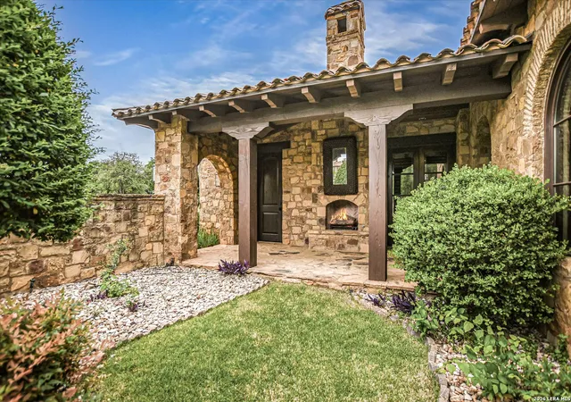 Photo 2 of Single family home for sale at 100 Milagro, Horseshoe Bay, TX 78657 | MLS# 1963132 | Listing updated on 2026-09-13