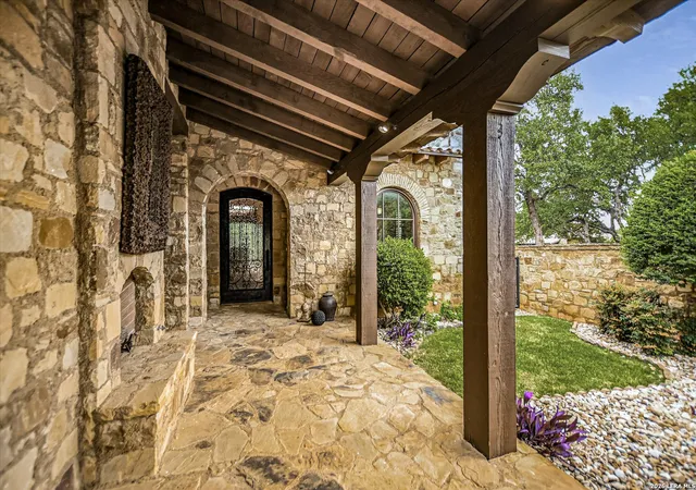 Photo 3 of Single family home for sale at 100 Milagro, Horseshoe Bay, TX 78657 | MLS# 1963132 | Listing updated on 2026-09-13