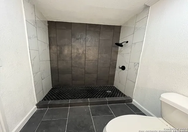2nd image of 231 E Lubbock, San Antonio, TX 78204 | MLS# 1963206