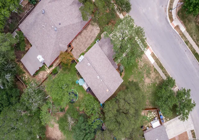 41st image of 10638 Sandy Trail Dr, San Antonio, TX 78240 | MLS# 1963334
