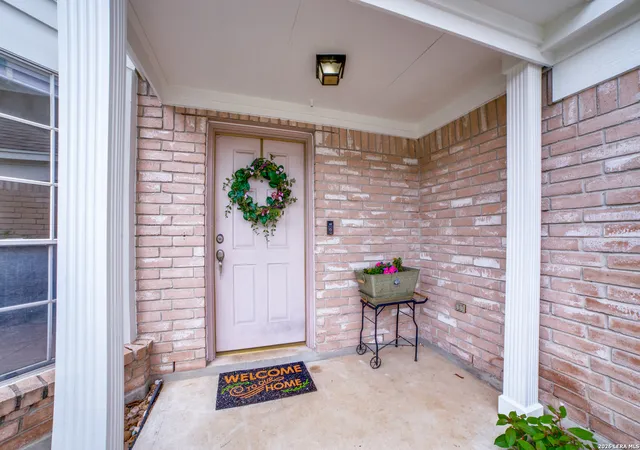 Photo 4 of Single family home for sale at 10638 Sandy Trail Dr, San Antonio, TX 78240 | MLS# 1963334 | Listing updated on 2026-09-22