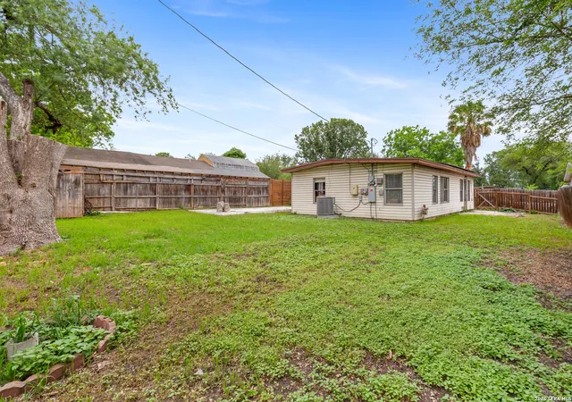 16th image of 114 Birchwood Dr, San Antonio, TX 78213 | MLS# 1963348