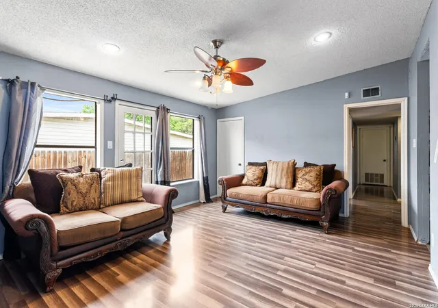 2nd image of 114 Birchwood Dr, San Antonio, TX 78213 | MLS# 1963348