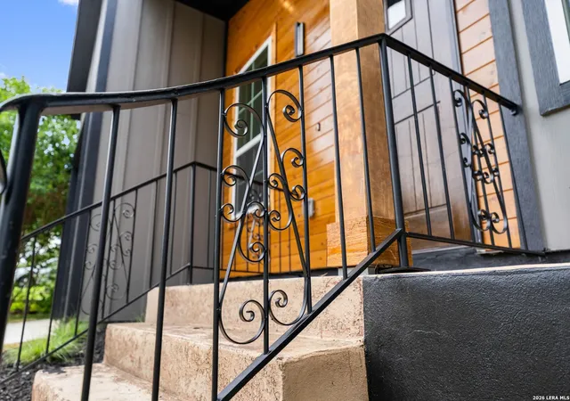 Photo 3 of Sale Pending at 435 Irvington Dr, San Antonio, TX 78209 | MLS# 1963364 | Listing updated on 2026-09-14