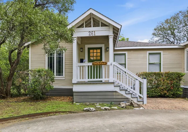 Homes for sale in San Antonio, TX | 261 E Oakview Pl, San Antonio, TX 78209 | MLS# 1963369