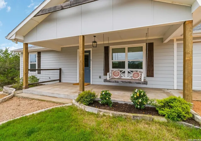 2nd image of 1060 Poplar Ct, Fischer, TX 78623 | MLS# 1963408
