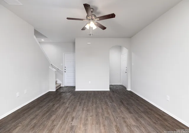 4th image of 367-369 Emma Dr, New Braunfels, TX 78130 | MLS# 1963417
