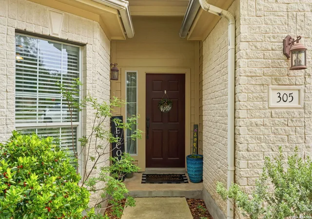 Homes for sale in Cibolo, TX | 305 Hilton Dr, Cibolo, TX 78108 | MLS# 1963449