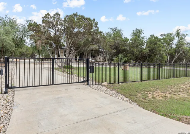 4th image of 2143 Andalusia, Canyon Lake, TX 78133 | MLS# 1963504