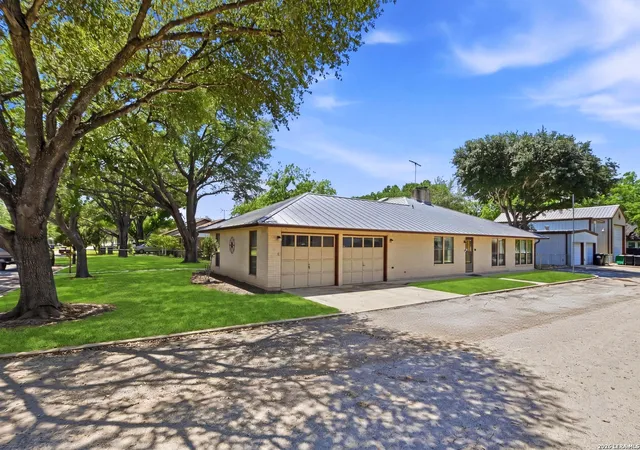 4th image of 901 Gentilz, Castroville, TX 78009 | MLS# 1963520