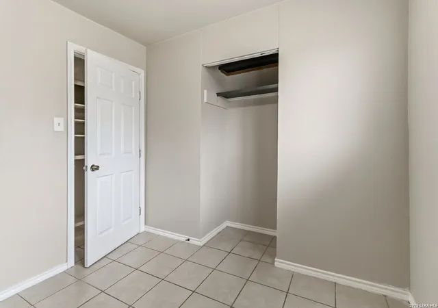 Photo 3 of Single family home for sale at 322 W Aviation Blvd, Universal City, TX 78148 | MLS# 1963539 | Listing updated on 2026-09-05