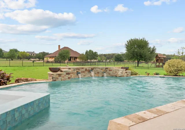 Photo 2 of Single family home for sale at 140 Entre Rios Blvd, New Braunfels, TX 78132 | MLS# 1963607 | Listing updated on 2026-10-12