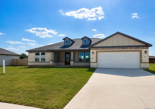 Photo 2 of Single family home for sale at 1603 Vista View Dr, Pleasanton, TX 78064 | MLS# 1963641 | Listing updated on 2026-08-08