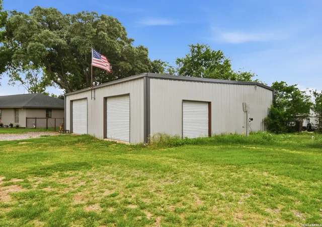 4th image of 1195 Fm 471 N, Castroville, TX 78009 | MLS# 1963734